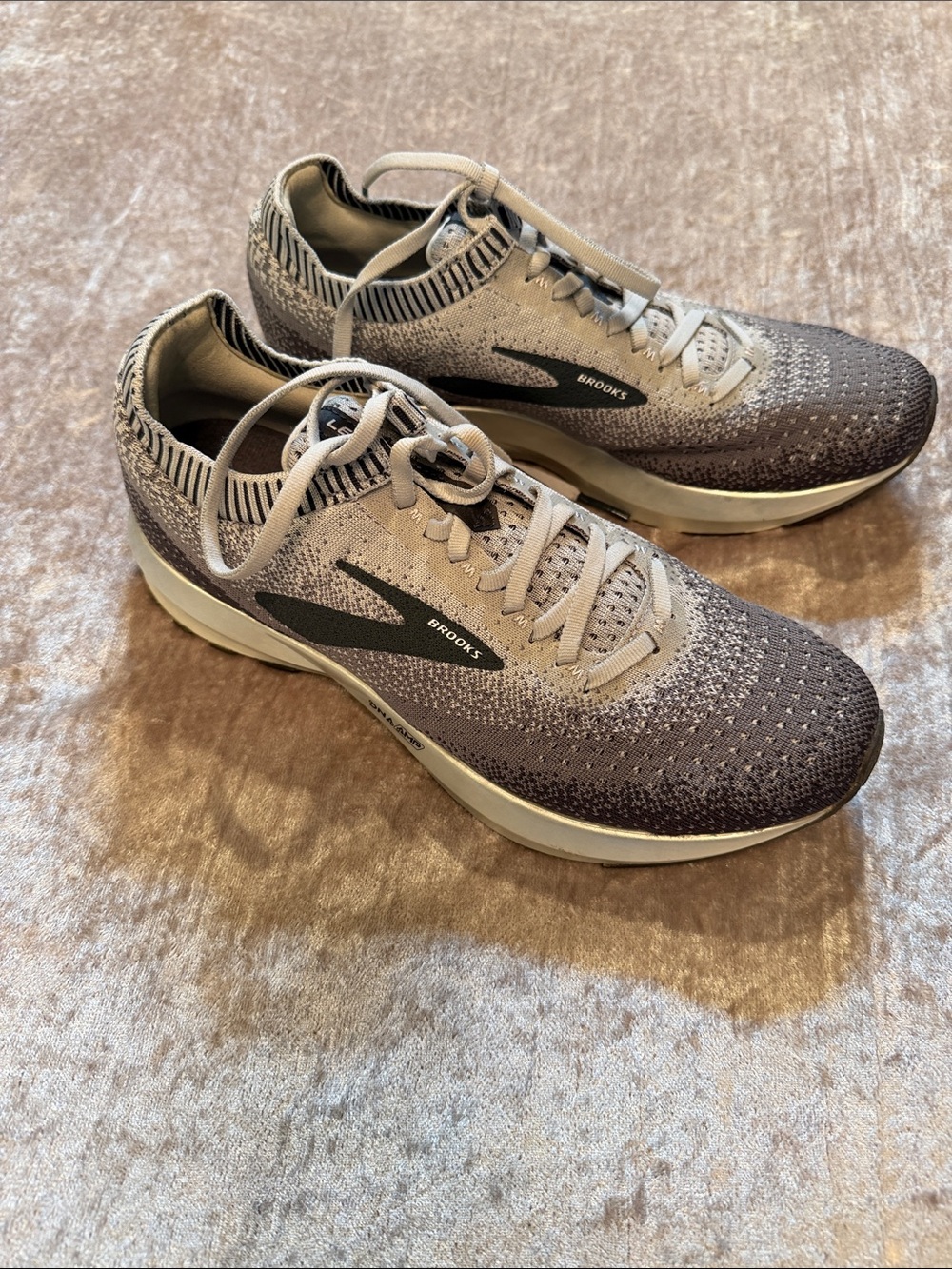 Brooks LEVITATE 2 gray and silver running shoes